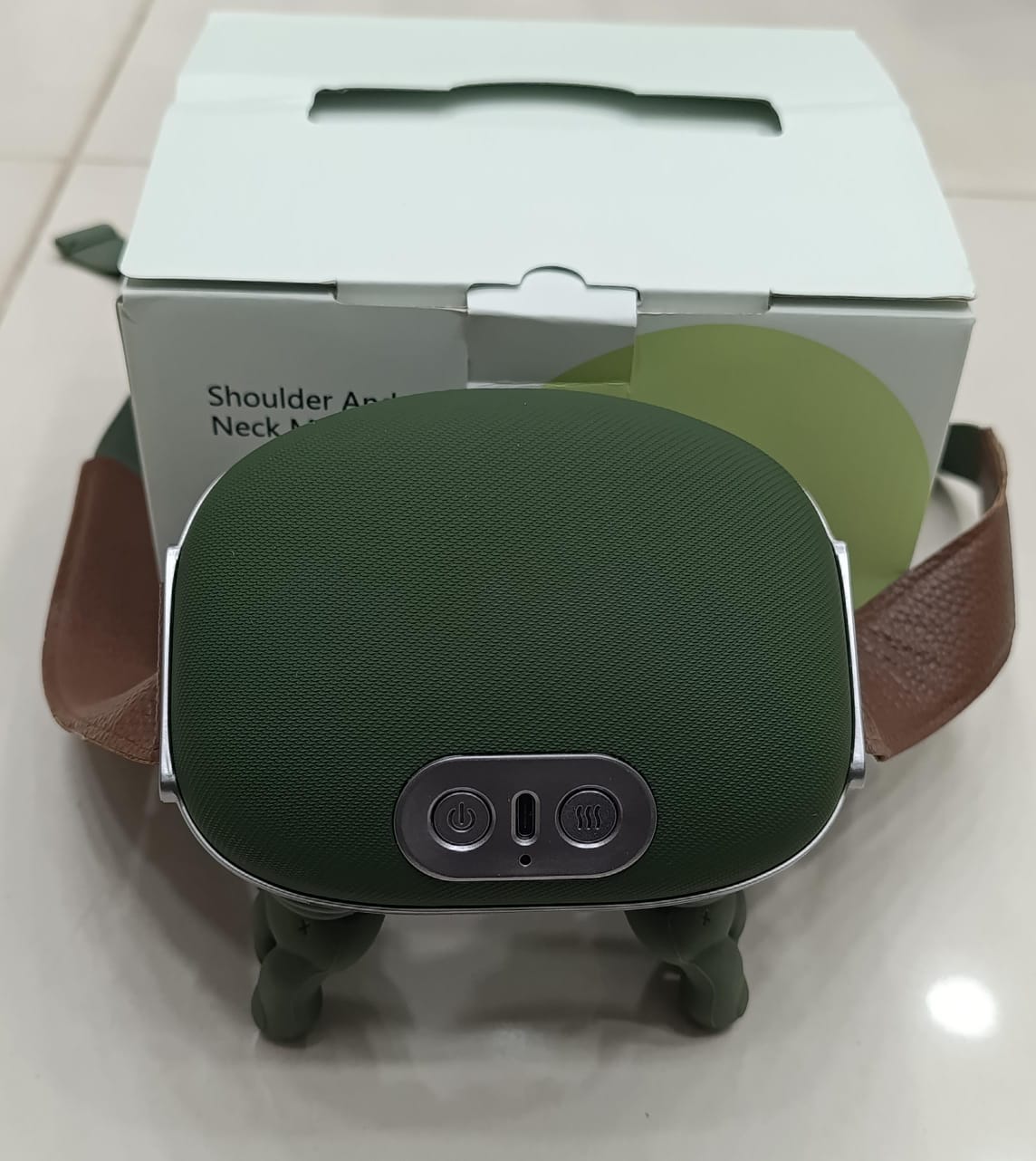 Neck and Back Massager, 3 Massage Mode, 2 Heat Function, Heated Neck & Shoulder Massager, Simulated Human Hand Design, for Necks, Back, Legs Etc (1 Pc)